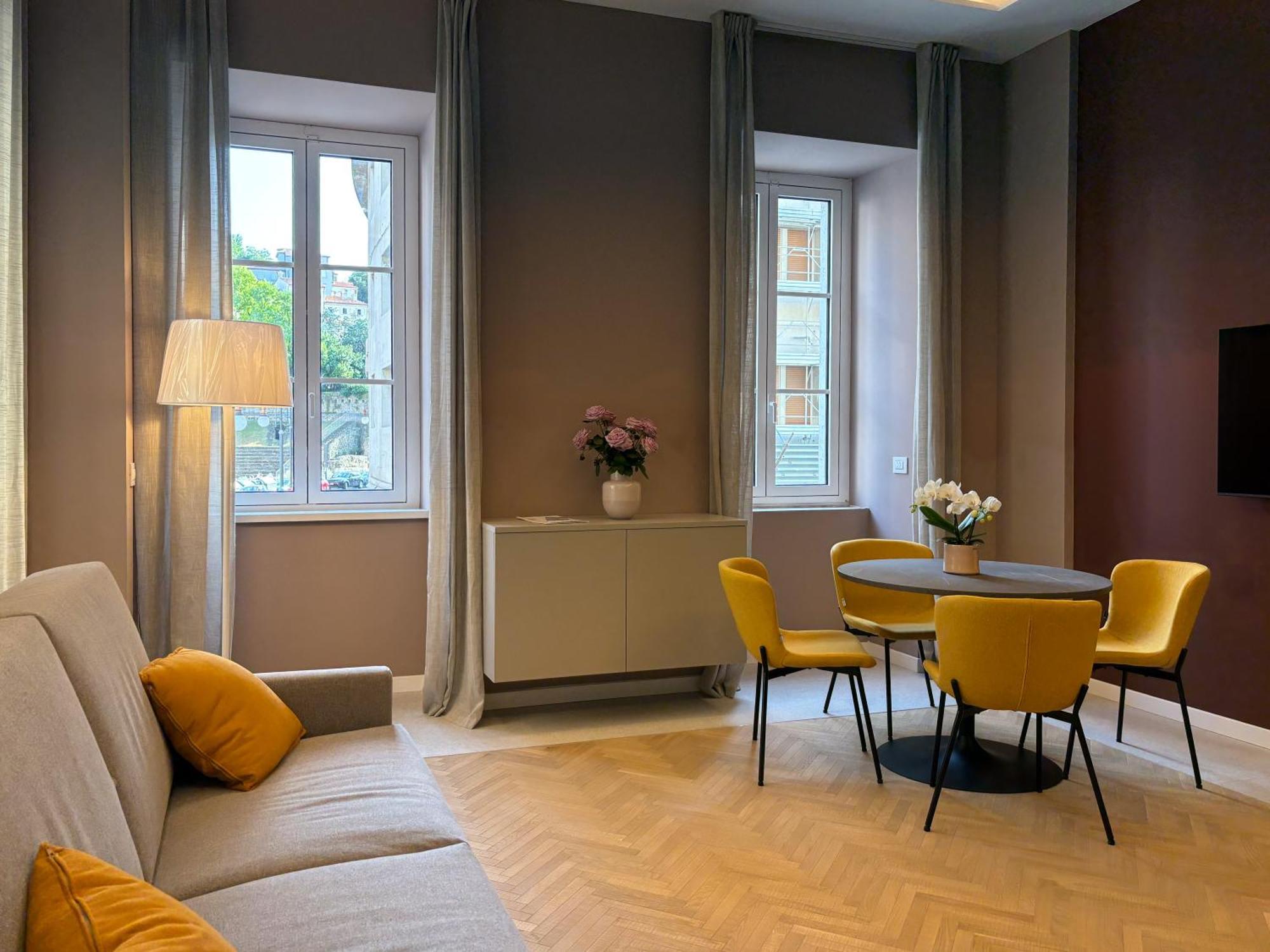 Teatro Romano Exclusive Suites Trieste Bagian luar foto
