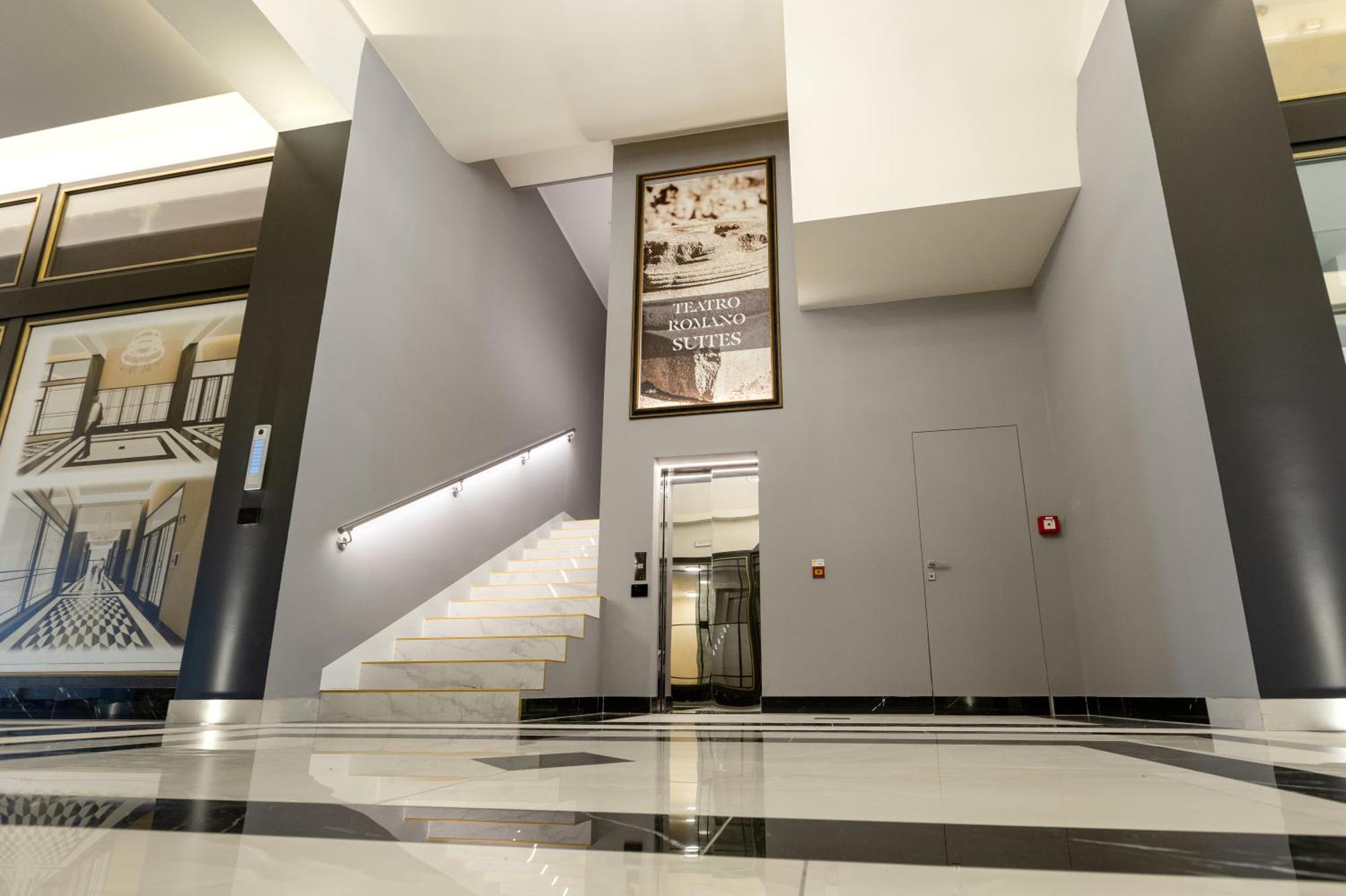 Teatro Romano Exclusive Suites Trieste Bagian luar foto