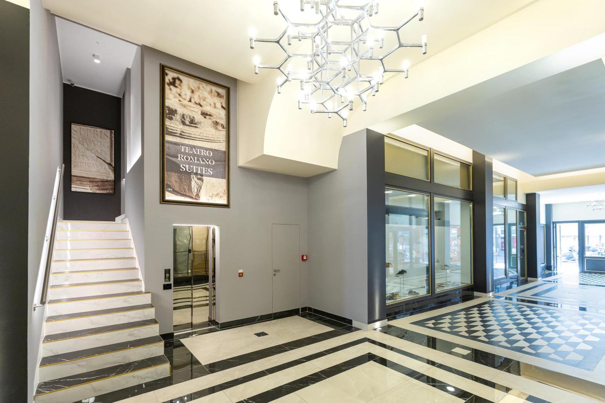 Teatro Romano Exclusive Suites Trieste Bagian luar foto
