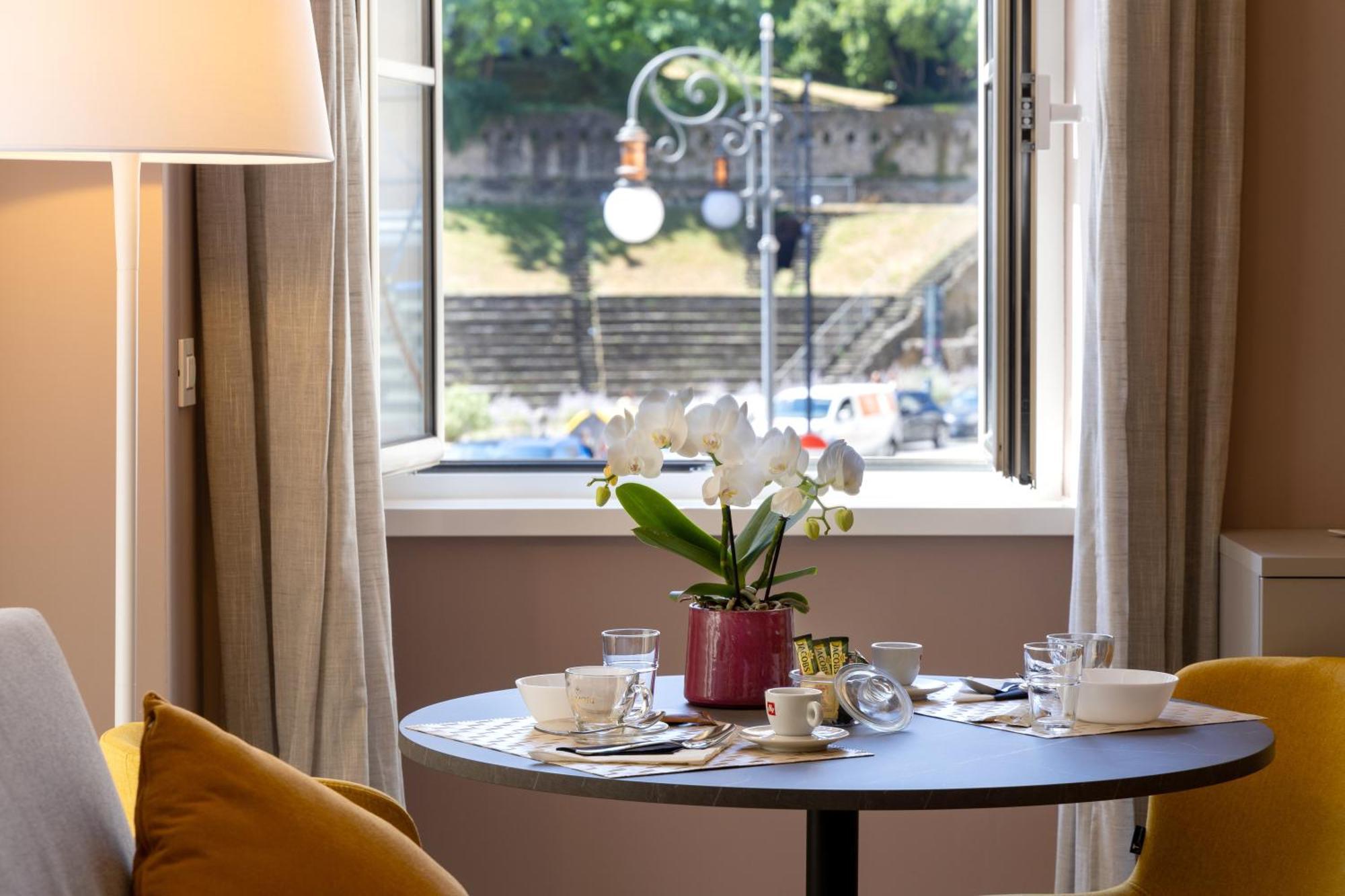 Teatro Romano Exclusive Suites Trieste Bagian luar foto