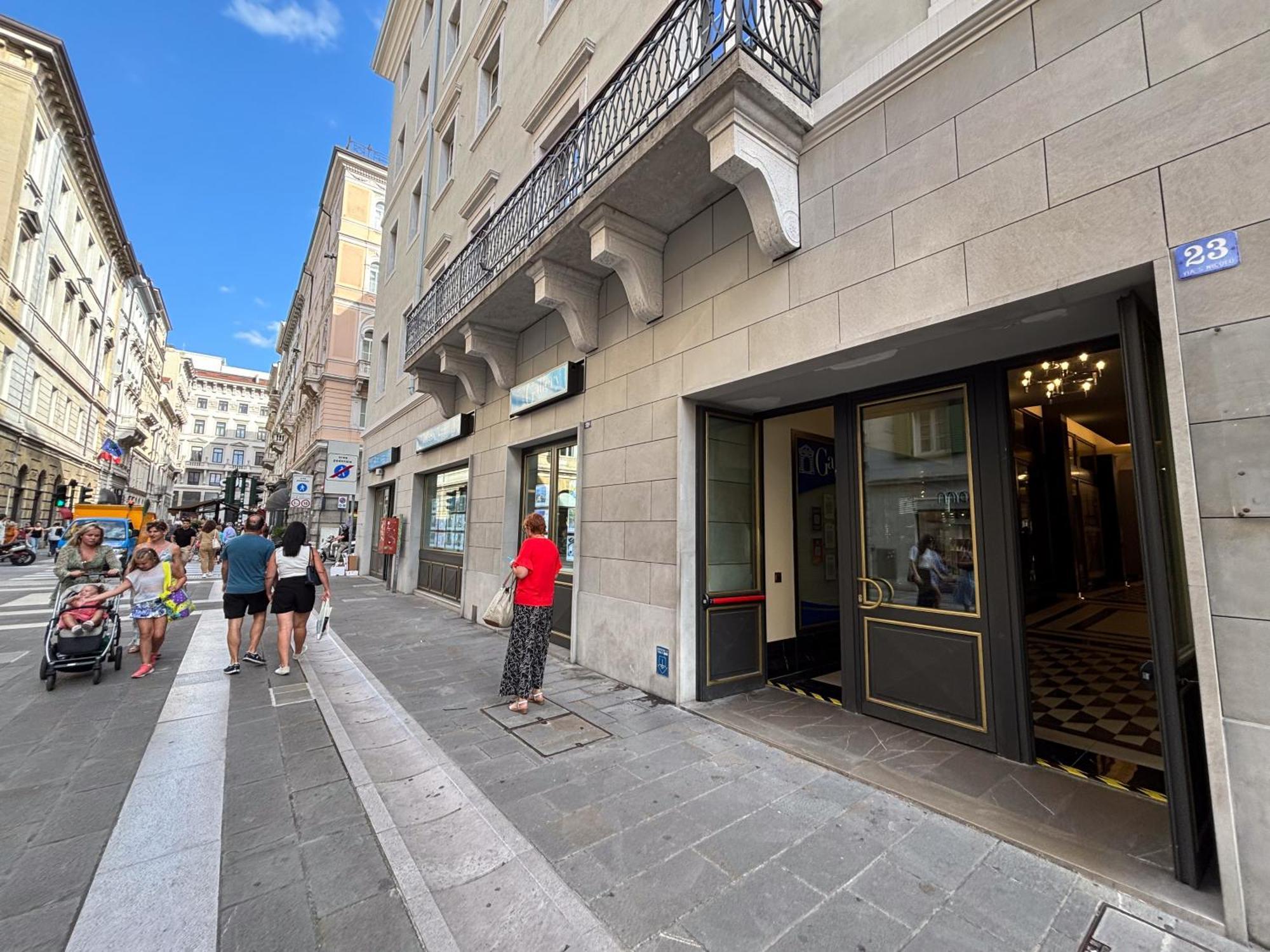 Teatro Romano Exclusive Suites Trieste Bagian luar foto