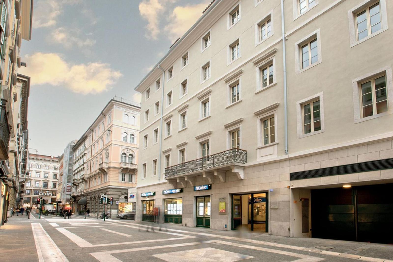 Teatro Romano Exclusive Suites Trieste Bagian luar foto
